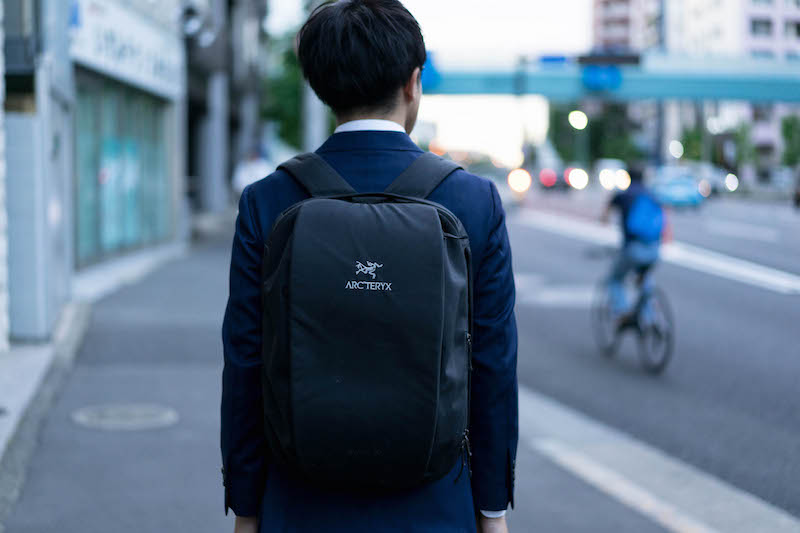 最大97％オフ！ ARC'TERYX BLADE 20 i9tmg.com.br